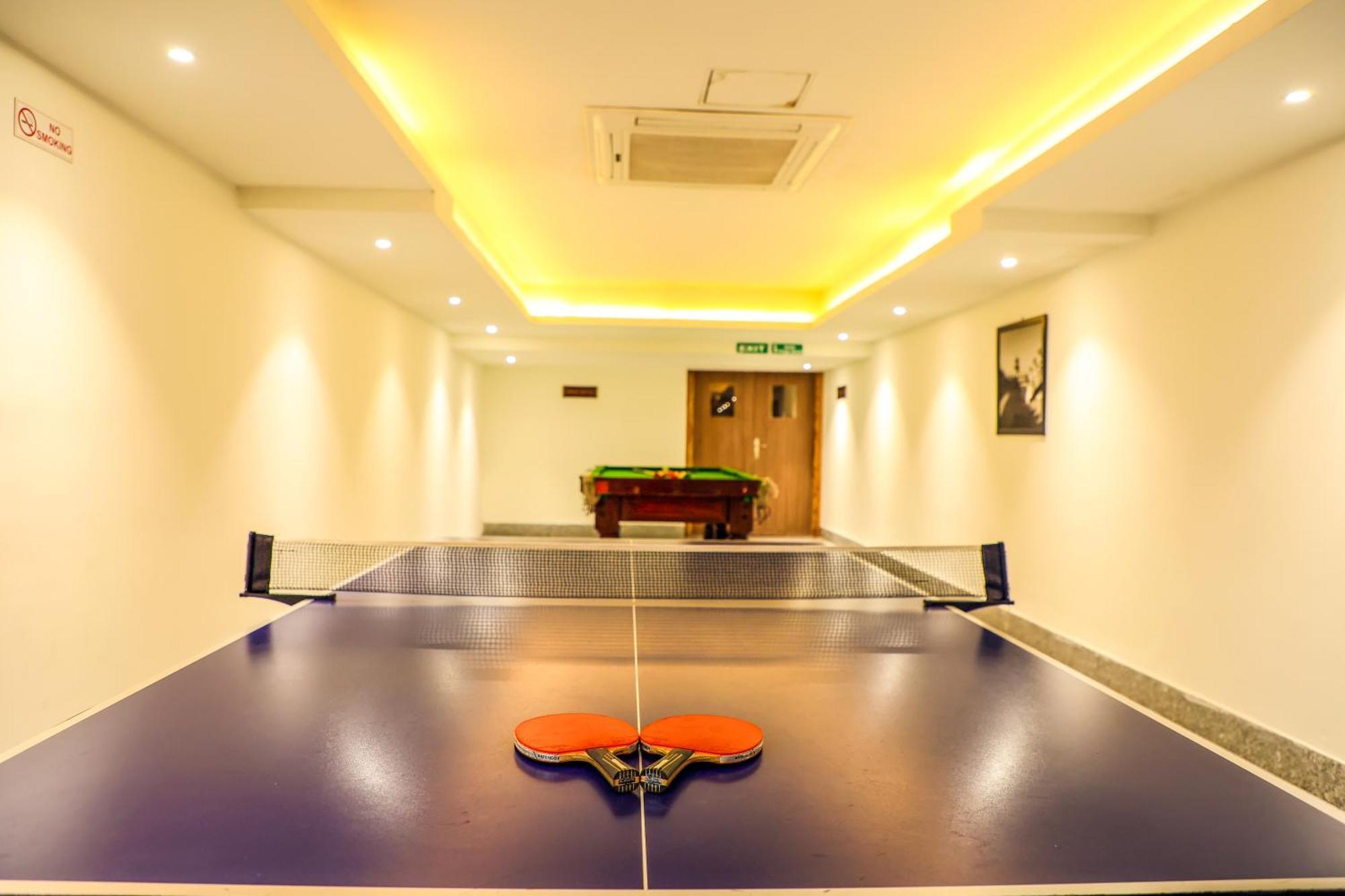 Hotel Ramada Plaza By Wyndham Lucknow Esterno foto