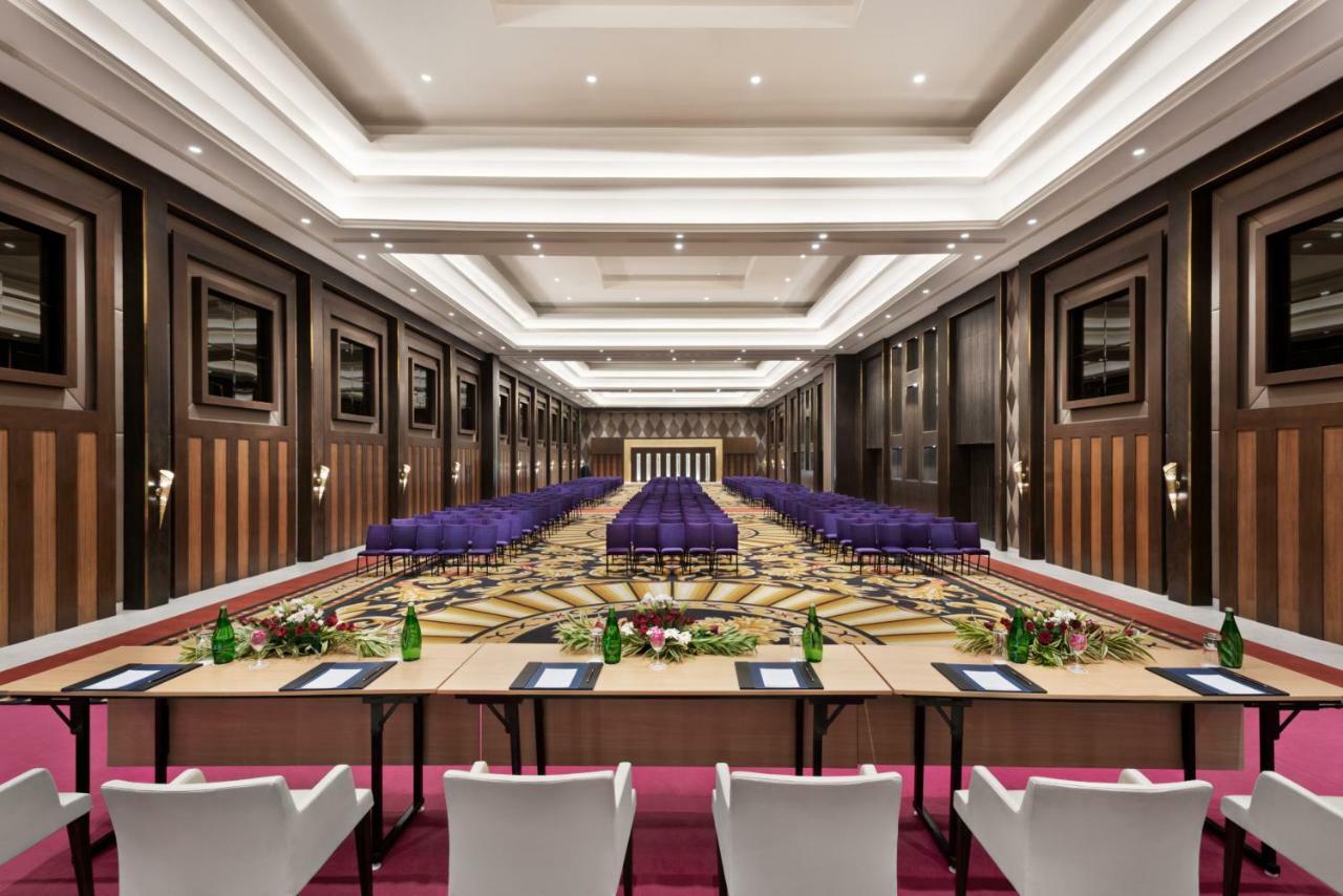 Hotel Ramada Plaza By Wyndham Lucknow Esterno foto